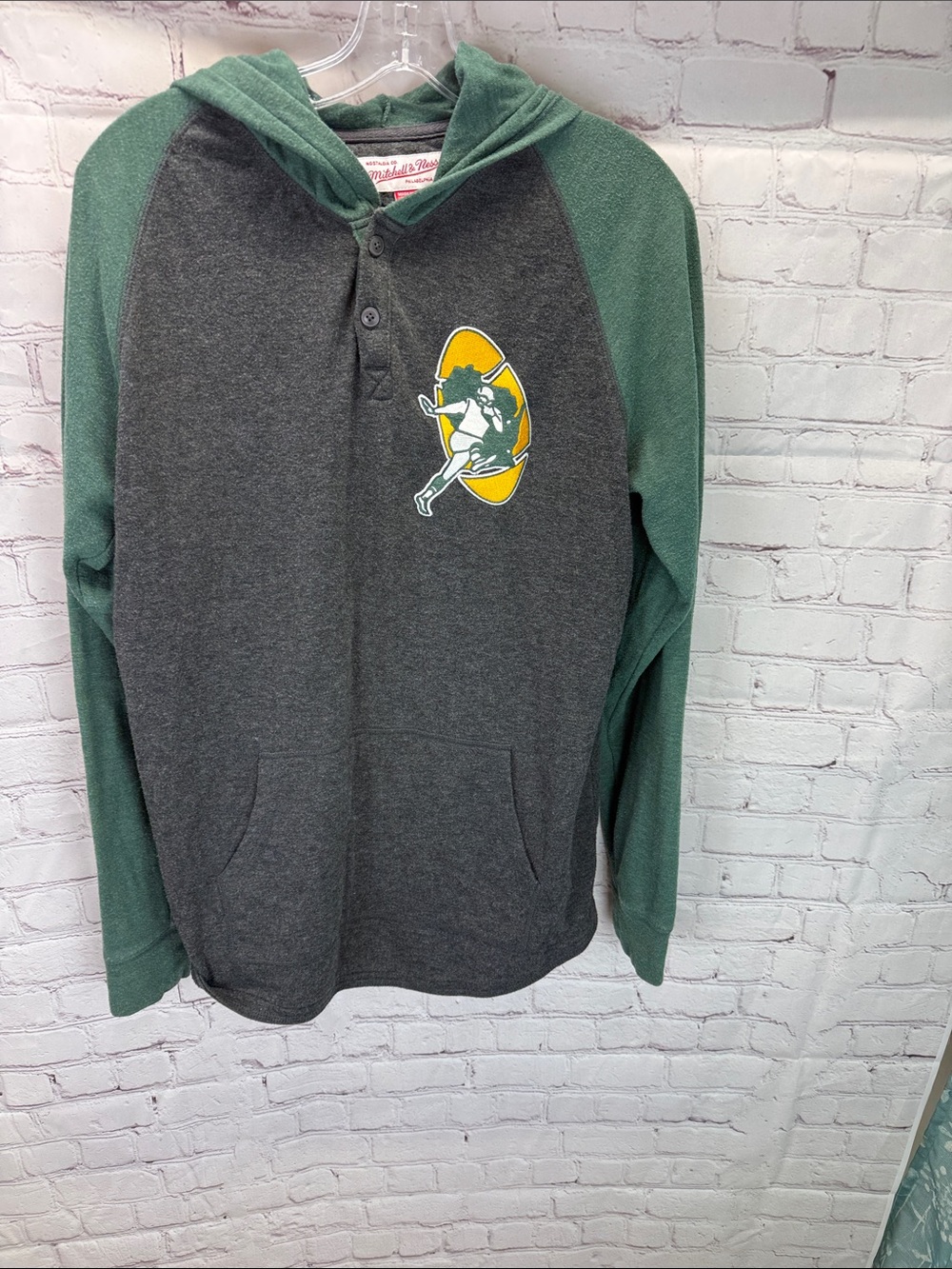 Mitchell & Ness Green Bay Packers Throwback Henley Hoodie Men's Medium 2015 EUC